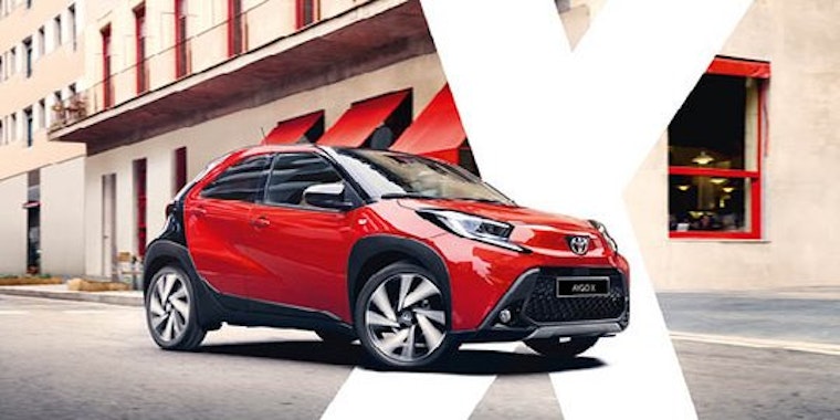 null Roter Toyota Aygo X