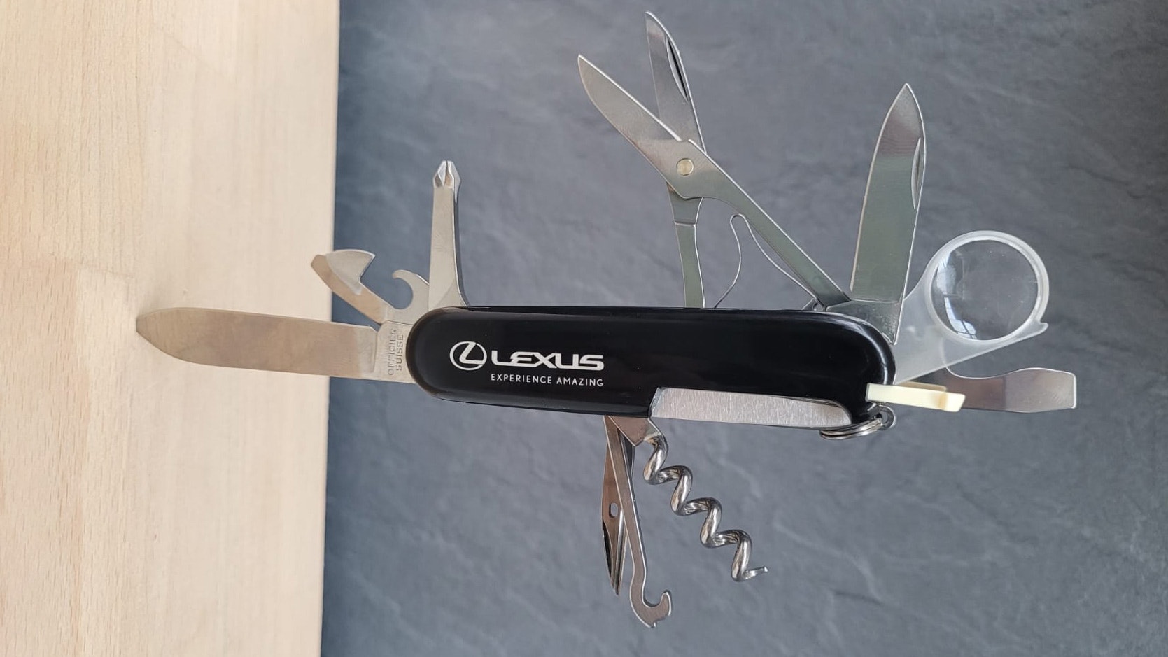 null Lexus Taschenmesser