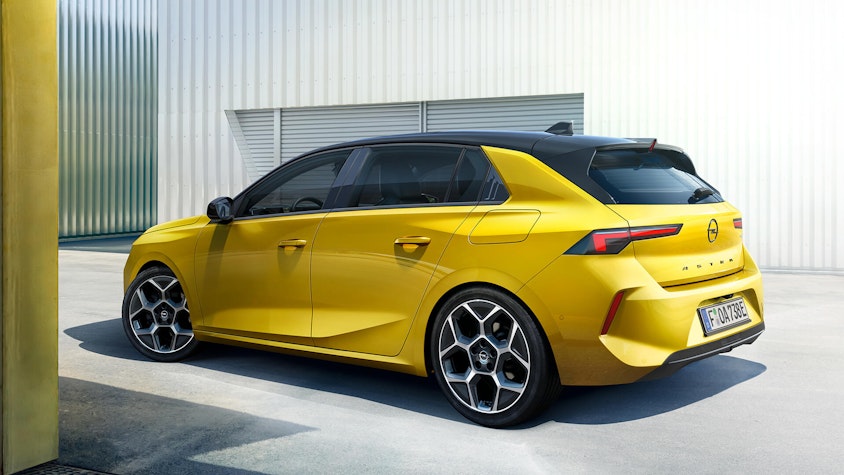 Gelber Opel Astra