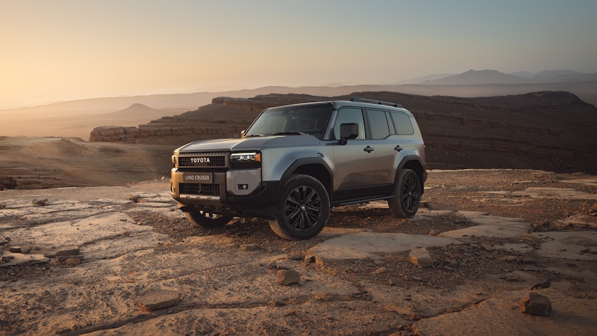 null Toyota Land Cruiser in der Wüste