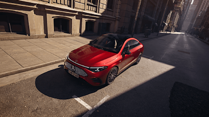 Roter CLA auf Strasse