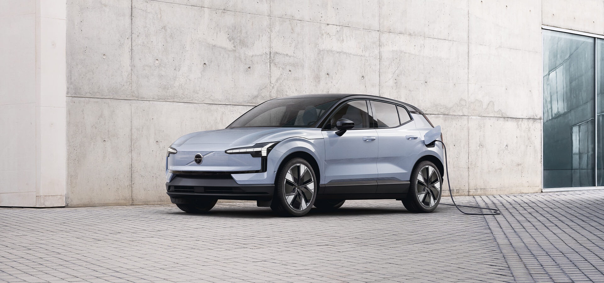 null Volvo EX30 Open Doors